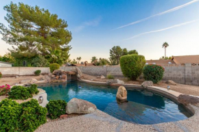 Spectacular Moon Valley! 4 Bedroom With 3 King Beds! Heated Pool! Sleeps 10! home